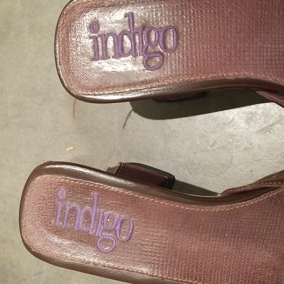 - - Women's Indigo brown leather sandals with funky heel.  Size 8 1/2 - Picture 5 of 6